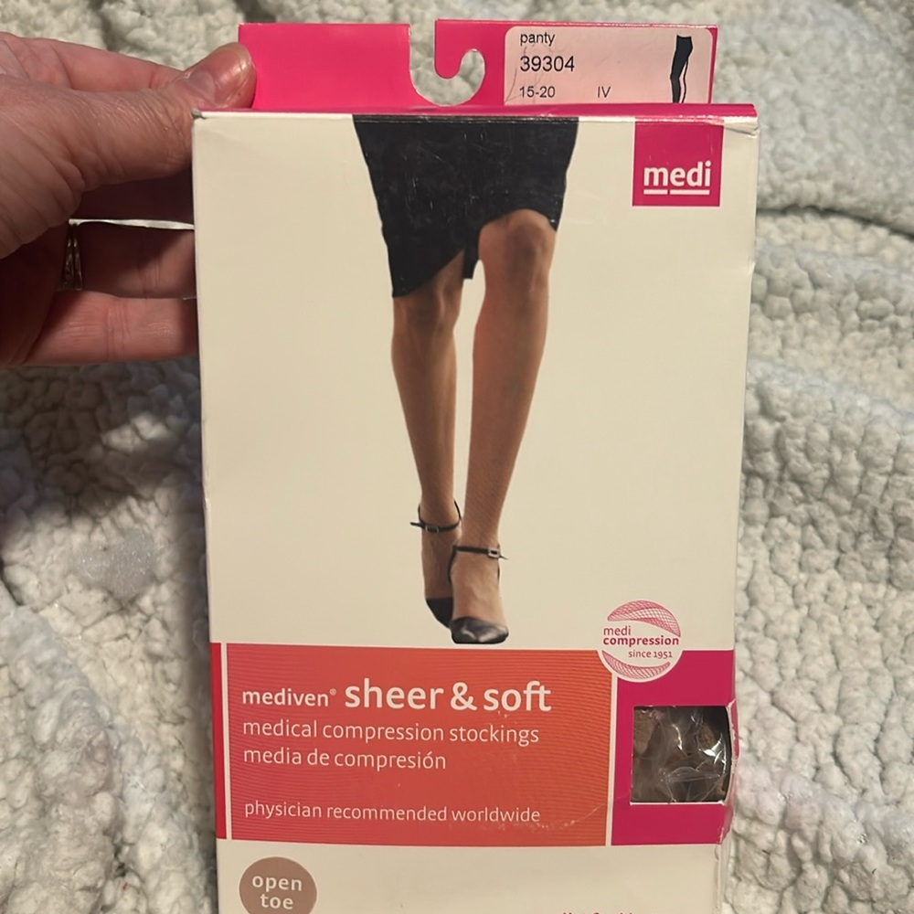 Mediven 39304 compression stocking 15-20mmHg natural open toe full panty IV
